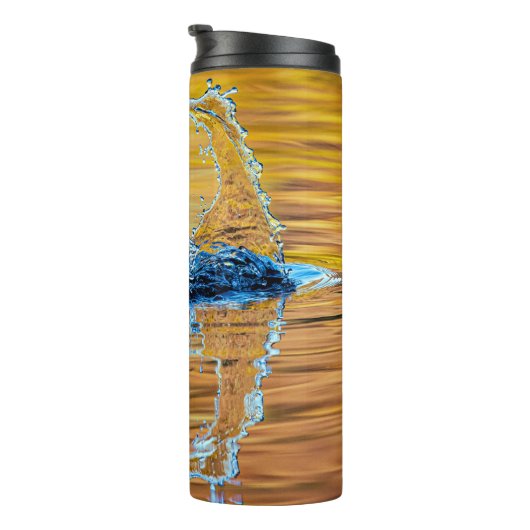 Splash auf einen Fall Abend Thermosbecher (Nach rechts gedreht)