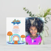 Splash Pad Birthday Foto Einladung (Stehend Vorderseite)