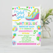Splash Waterslide Geburtstag Pink Pool Party Einladung (Stehend Vorderseite)