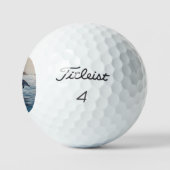 Splashing Leaping Dolphin: Ein Tanz der Freude im Golfball (Logo)