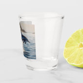 Splashing Leaping Dolphin: Ein Tanz der Freude im Schnapsglas (Rechts)