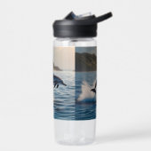 Splashing Leaping Dolphin: Ein Tanz der Freude im  Trinkflasche (Links)