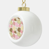 Splendor im Herbst: Nahtloses Muster Keramik Kugel-Ornament (Rechts)