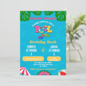 Splish Splash Gemeinsame Poolparty Geburtstag Einladung (Stehend Vorderseite)