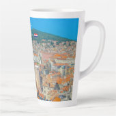 Split, Kroatien - Große Küstenstadt Milchtasse (Rechts)