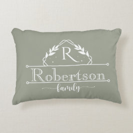 Split Monogram Family Name Dusty Sage Frame Dekokissen