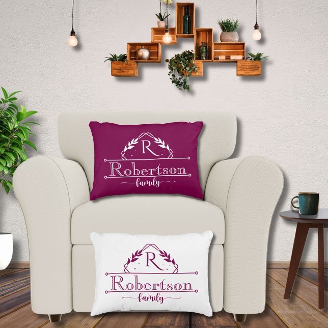 Split Monogram Family Name Wine Frame Dekokissen (Von Creator hochgeladen)