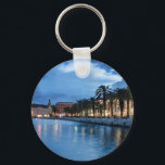 Split Promenade in Kroatien Schlüsselanhänger<br><div class="desc">Malerei der Split Promenade beleuchtet in der Nacht. Digitales Gemälde. Küste der Adria in Split,  Kroatien.</div>