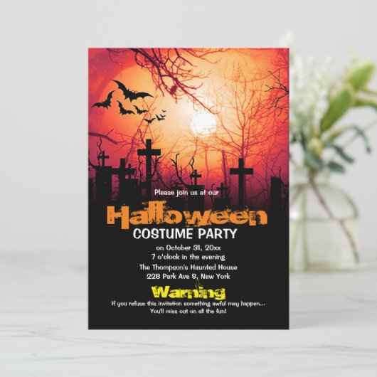 Spooker Friedhof Moon Bats Halloween Kostüm Party Einladung (Stehend Vorderseite)