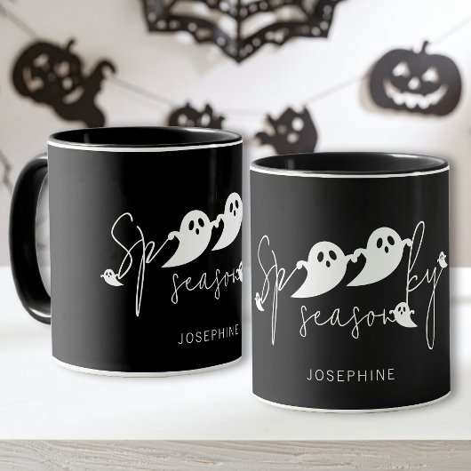 Spooker Season Text und Geister mit Namen Hallowee Tasse