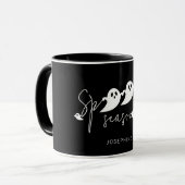 Spooker Season Text und Geister mit Namen Hallowee Tasse (Vorderseite Links)