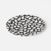 Spookes Niedliches Schwarz-weißes Ghost-Muster Pappteller (Schrägansicht)