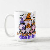 Spookin" mit meinen Gnomen: Retro Halloween-Freund Kaffeetasse (Links)