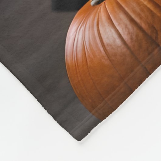 Spooktacular Bernese Dog: Ein Halloween-Howl-o-Wee Fleecedecke (Ecke)