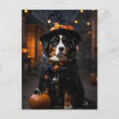 Spooktacular Bernese Dog: Ein Halloween-Howl-o-Wee Postkarte (Vorderseite)