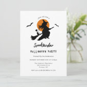 Spooktacular Flying-Hexe-Halloween-Party Einladung (Stehend Vorderseite)