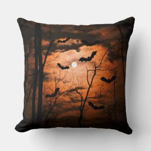 Spooktacular Vollmond, Wald und Fledermäuse Kissen