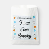 Spooky 4. Geburtstag Geschenktütchen (Vorderseite)
