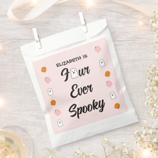 Spooky 4. Geburtstag Geschenktütchen (Ausgeschnitten)