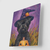 Spooky Affenpinscher Halloween Hexe und Pumpkin Quadratische Wanduhr (Winkel)