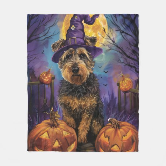 Spooky Airedale Halloween Hexe und Pumpkin Fleecedecke (Vorderseite)