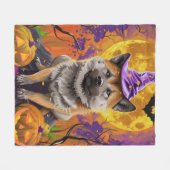 Spooky Akita Halloween Hexe und Pumpkin Fleecedecke (Vorderseite (Horizontal))