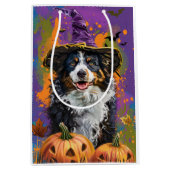 Spooky Australian Shepherd Halloween Hexenkürbis Mittlere Geschenktüte (Vorderseite)