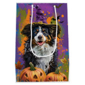 Spooky Australian Shepherd Halloween Hexenkürbis Mittlere Geschenktüte (Rückseite)