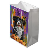 Spooky Australian Shepherd Halloween Hexenkürbis Mittlere Geschenktüte (Rückseite Schrägansicht)