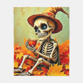 Spooky Autumn Skeleton's Coffee Break Design Fleecedecke (Vorderseite)