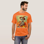 Spooky Autumn Skeleton's Coffee Break Design T-Shirt (Vorne ganz)
