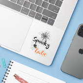 Spooky Babe - Niedliches Halloween-Design Aufkleber (Laptop mit iPhone)