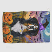 Spooky Bernese Mountain Halloween Hexenkürbis Golfhandtuch (Horizontal)