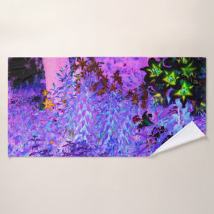 Spooky Black and Crimson Lily Garden Landschaft Badehandtuch