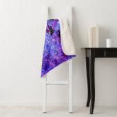 Spooky Black and Crimson Lily Garden Landschaft Sherpadecke (Beispiel)