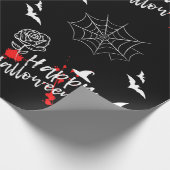 Spooky Black and White Happy Halloween Geschenkpapier (Ecke)