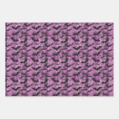 Spooky Black Bat Muster auf grungy Lila Geschenkpapier Set (Vorderseite)