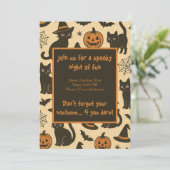 Spooky Black Cat and Pumpkin Halloween-Party Einladung (Stehend Vorderseite)
