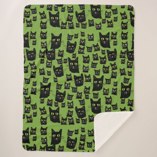 Spooky Black Cats Sherpadecke (Vorderseite)