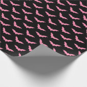 Spooky Black & Pink Bats Wrapping Paper Roll Geschenkpapier (Ecke)