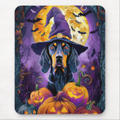 Spooky Bluetick Coonhound Halloween Hexenkürbis Mousepad (Vorne)