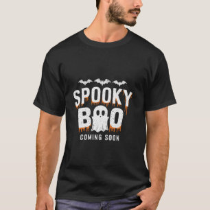 Spooky Boo kommt bald Halloween Schwangerschaft An T-Shirt