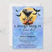 Spooky Bridge in einem Tini-Bit Martini-Brautparty Einladung (Vorderseite)
