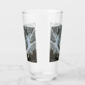 Spooky Buzzard auf Zweig Glas (Rechts)