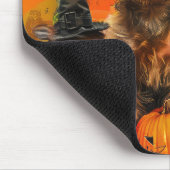 Spooky Cairn Terrier Dog Halloween Hexenkürbis Mousepad (Ecke)