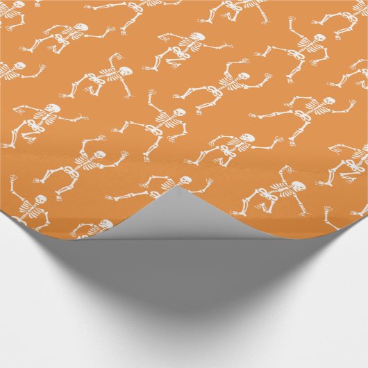 Spooky Dancing Skeletts Muster Geschenkpapier (Ecke)