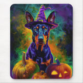 Spooky Doberman Hund Halloween Hexe und Pumpkin Mousepad (Vorne)