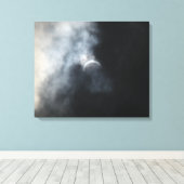 Spooky Eclipse Storm Clouds 2017 Leinwanddruck (Insitu (Holzboden))