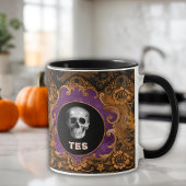 Spooky Elegant Hallloween Skull auf Orange Damask Tasse