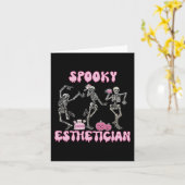 Spooky Esthetician Halloween Skeleton Hauttherapie Karte (Gelbe Blume)